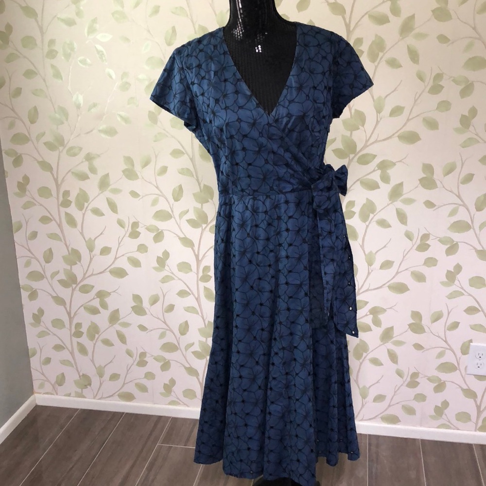 Talbots deep blue dress with black islet detail. Waist accented by a lovely bow.